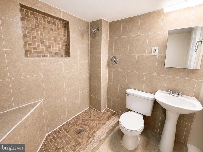 Building Photo - 2930 Wetherburn Ct