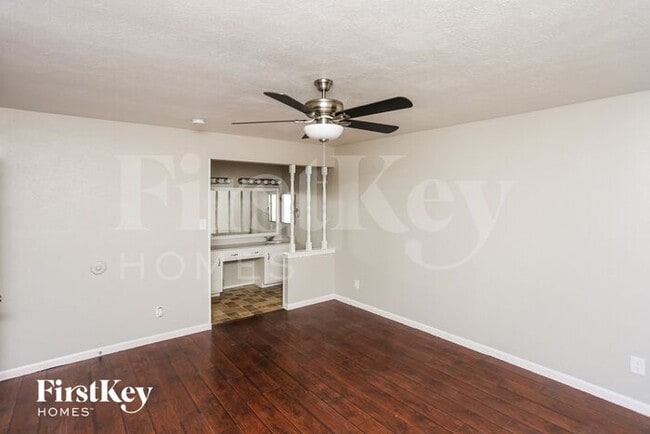 Building Photo - 7916 Iola Dr