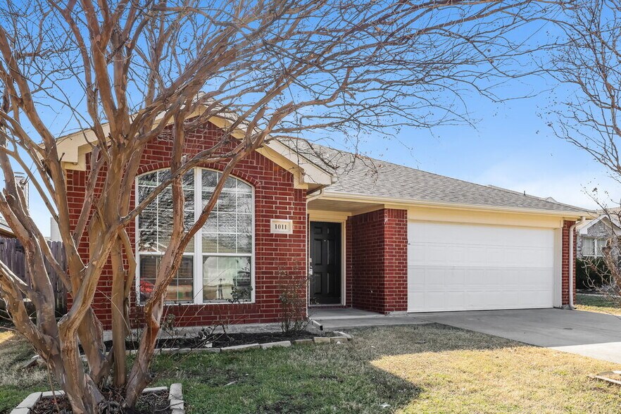 Building Photo - 1011 Caliente Dr