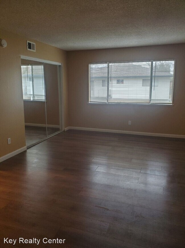Building Photo - 1 br, 1 bath House - 9504 Emerald Park Dri...