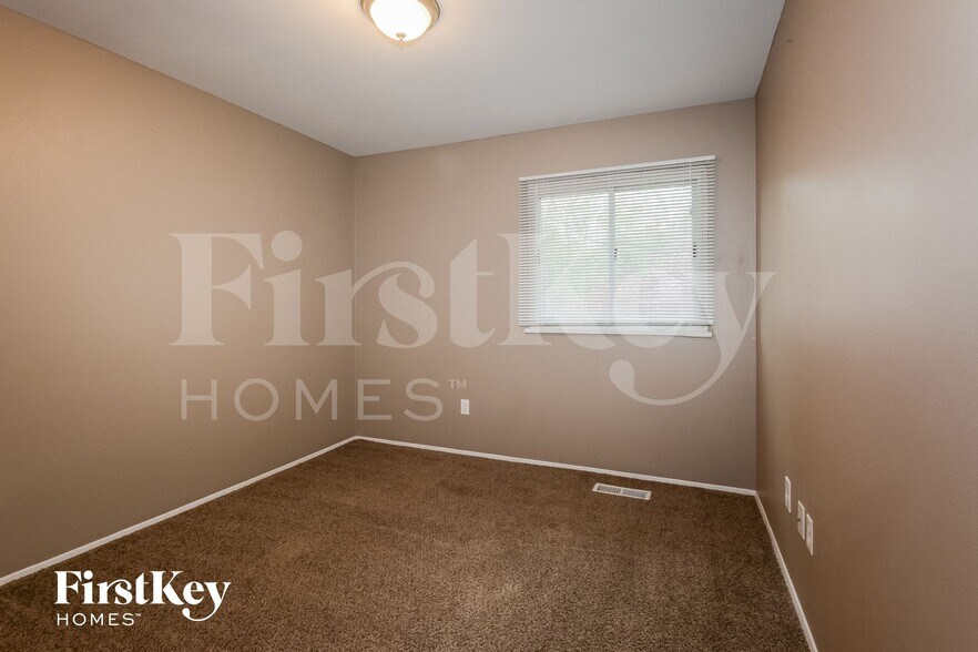 Building Photo - 844 Townhouse Ln