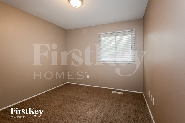 Building Photo - 844 Townhouse Ln