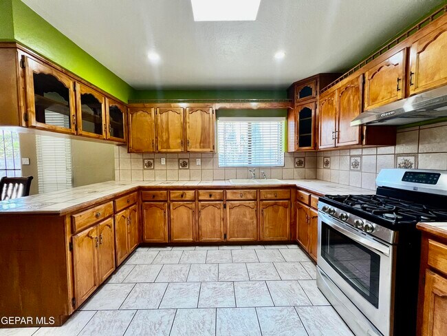 Building Photo - 14624 Eston Pl