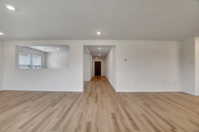 Building Photo - 18214 Sessile Oak Dr