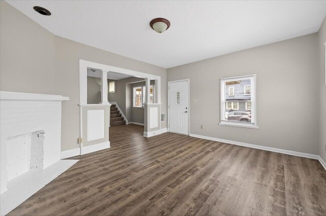 Building Photo - 636 E 34th St