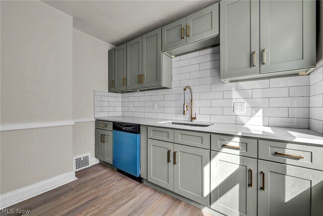 Building Photo - 4306 Buechner Ave