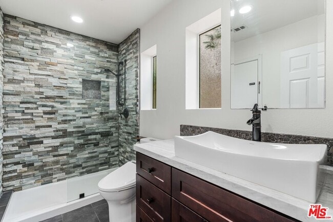 Building Photo - 5734 S Celedon Creek