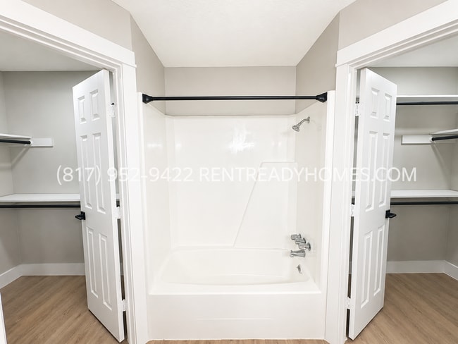 Building Photo - 6906 Feather Creek Dr