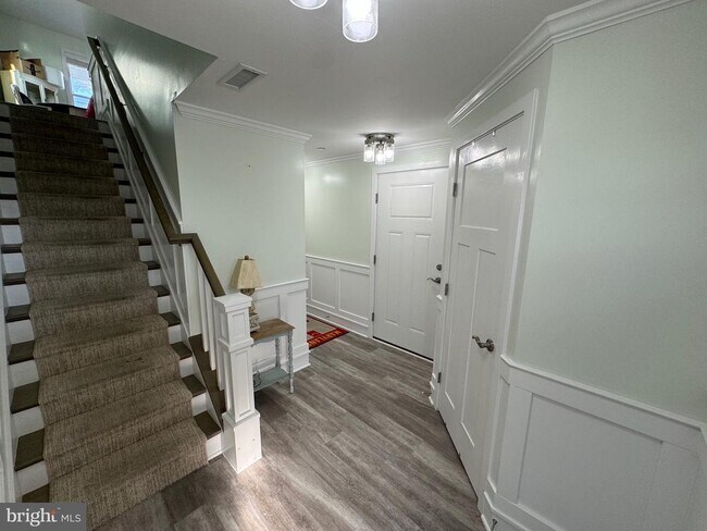 Building Photo - 8315 Bayside Rd