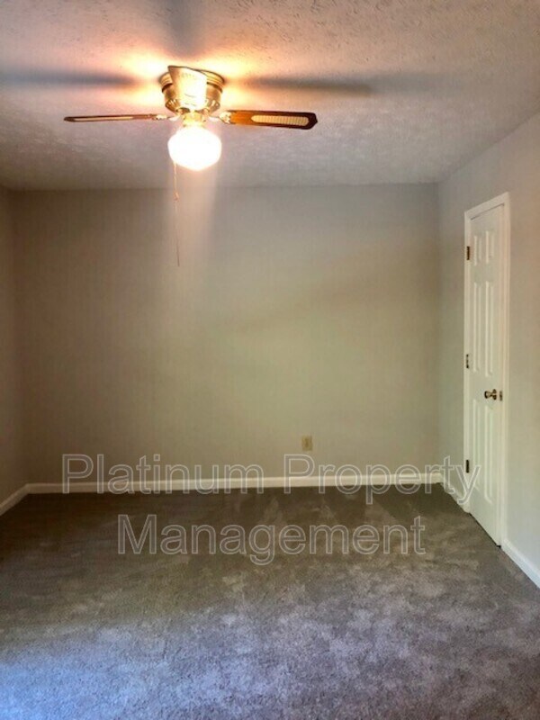 Building Photo - 740 Trellis Pond Ct
