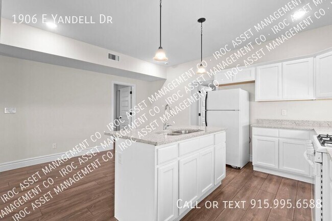 Building Photo - 1906 Yandell Dr