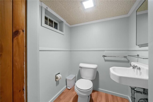 Building Photo - 36 Almy St