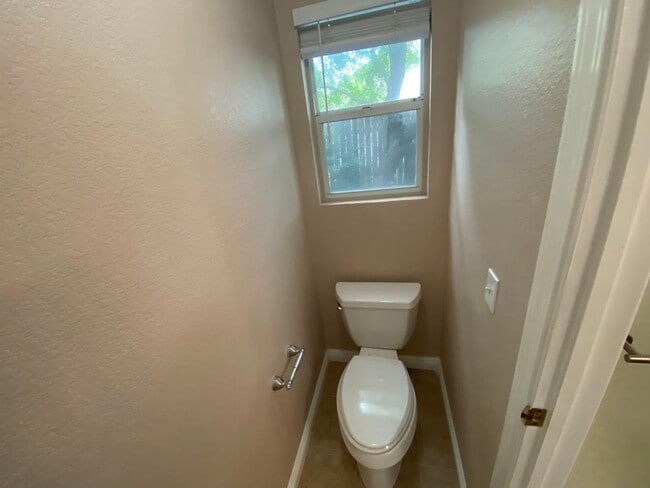 Building Photo - Charming Antelope Home