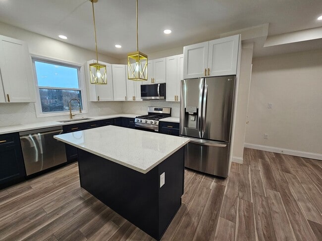 Building Photo - Amazing all new 4 bed 2.5 Bath House for rent!