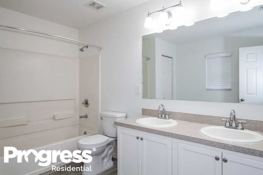 Building Photo - 9540 Simeon Dr