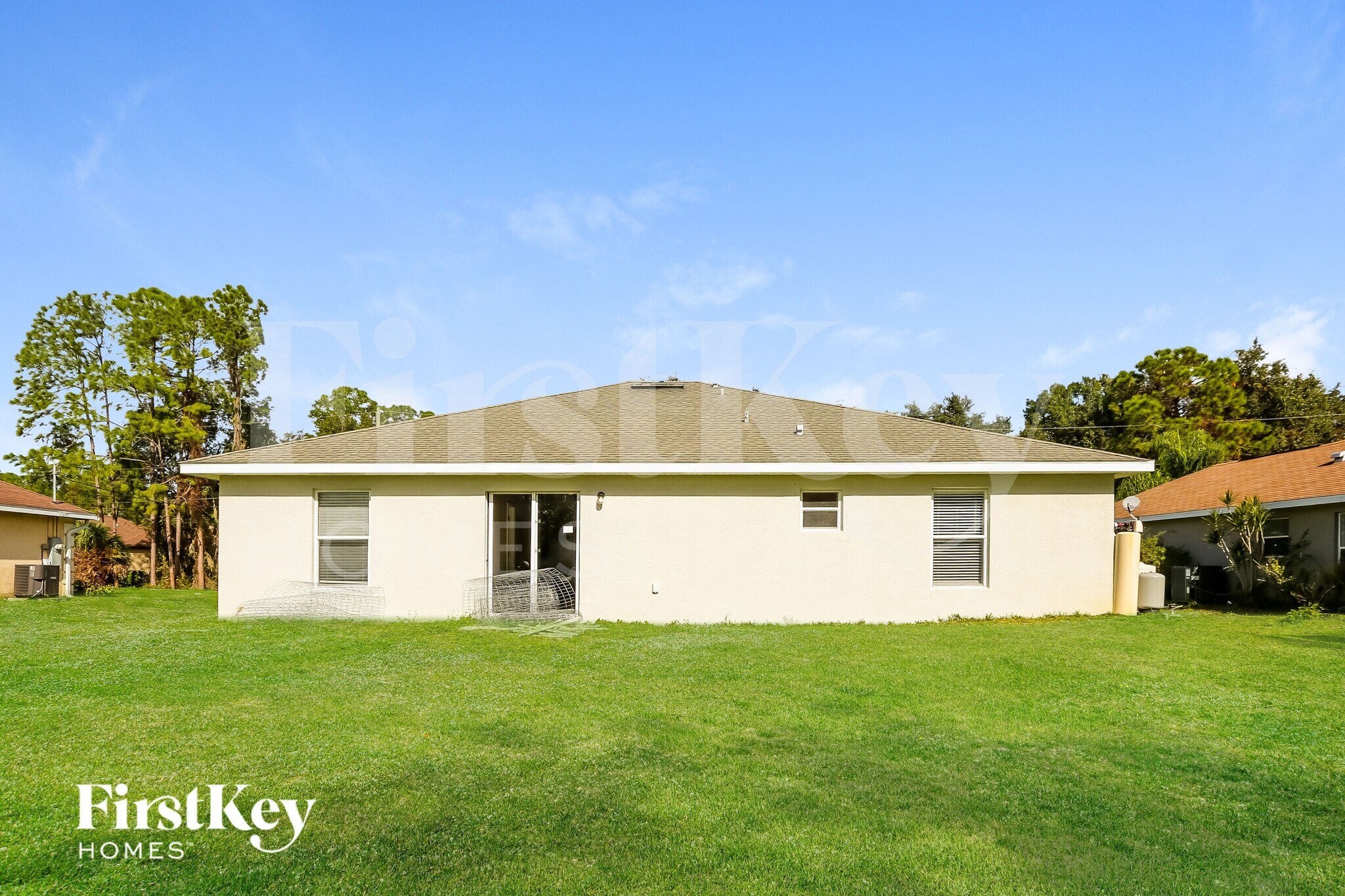 Building Photo - 2637 Lacroix Ave