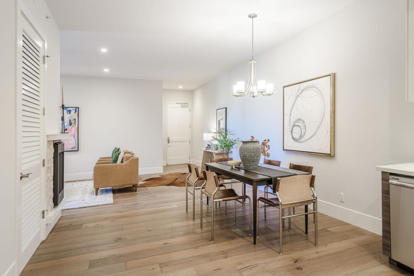 Building Photo - 600 El Camino Real