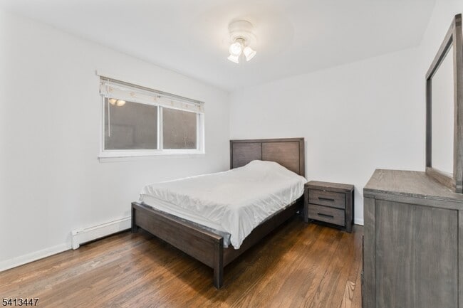 Building Photo - 104 N Beverwyck Rd