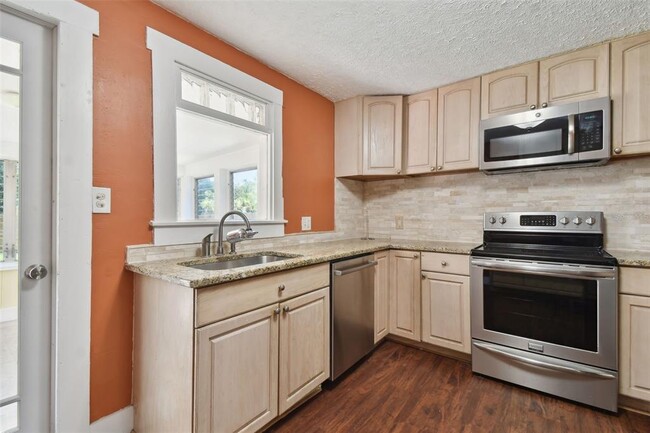 Building Photo - 1925 52nd St S