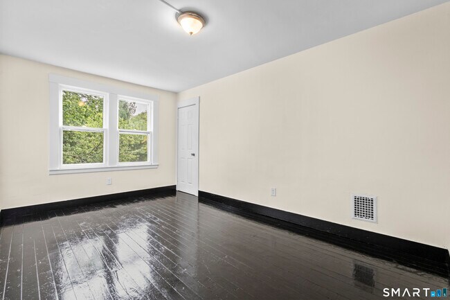 Building Photo - 144 Gilbert Ave