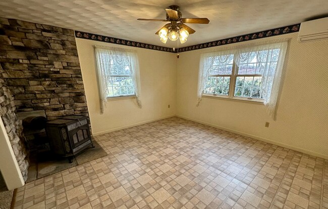 Building Photo - 1448 Abbottstown Pike