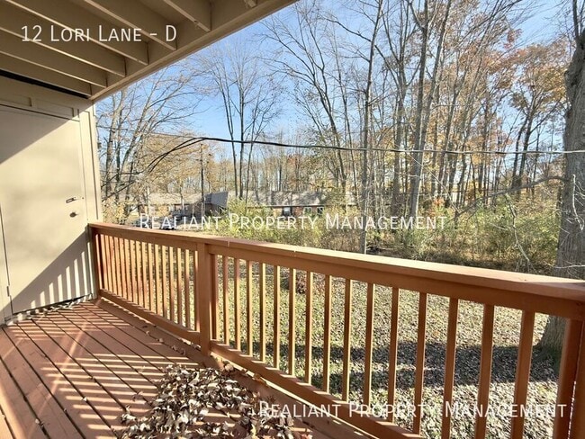 Building Photo - 12 Lori Ln