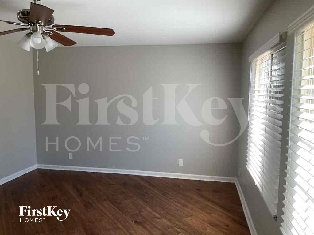 Building Photo - 235 N 22nd Pl