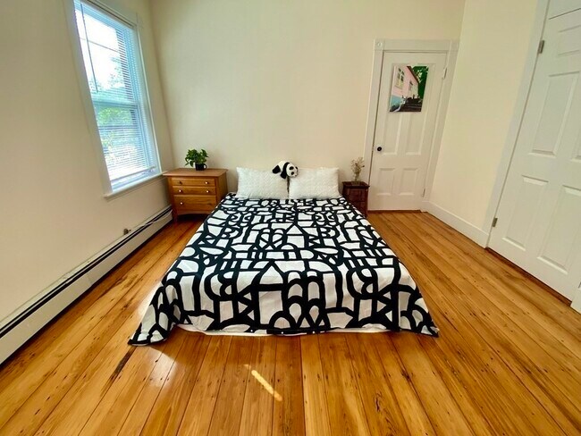 Building Photo - 18 Fisk Plz