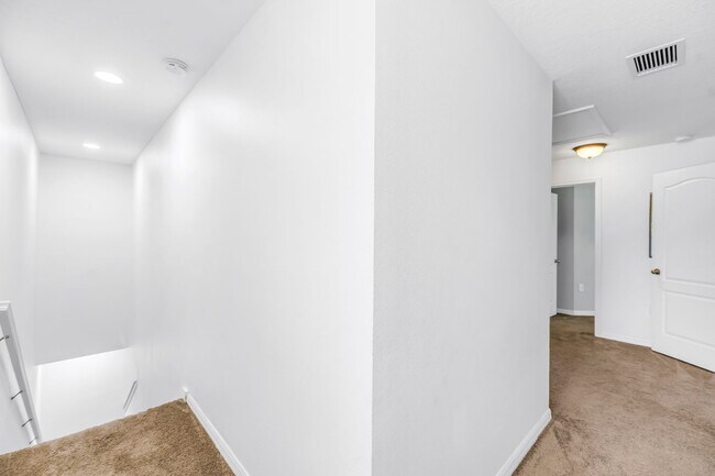 Building Photo - 1133 14th St N