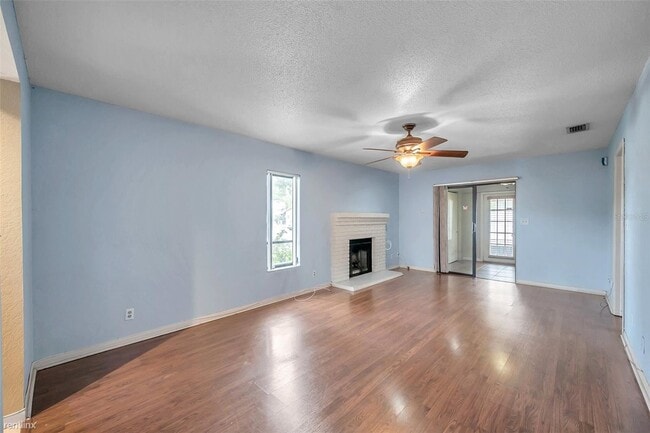 Building Photo - 2 br, 2 bath House - 7360 R Ulmerton Road