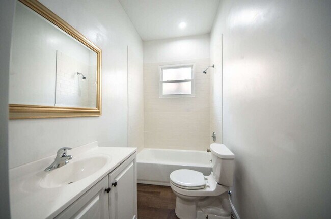 Building Photo - Multi-unit Building