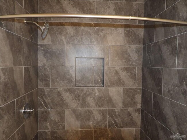 Building Photo - 15 E Candor Dr