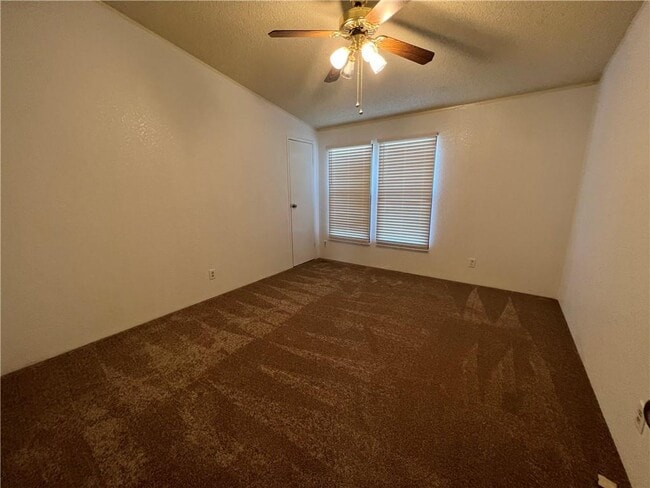 Building Photo - 1345 Lakeshore Dr