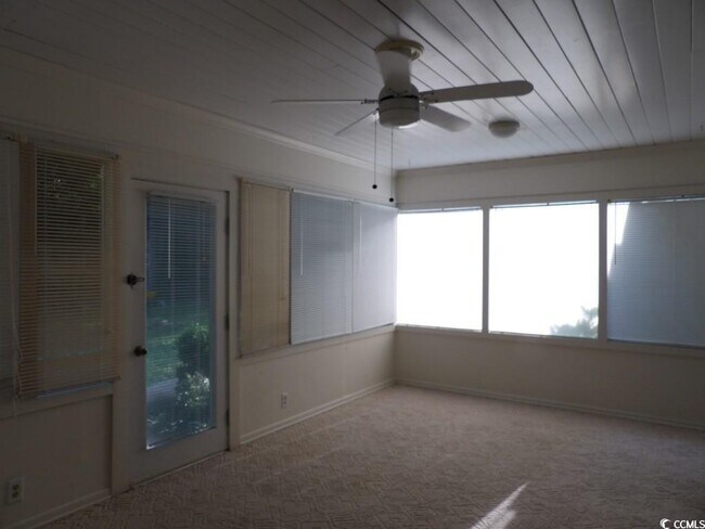 Building Photo - 254 Evergreen Ln