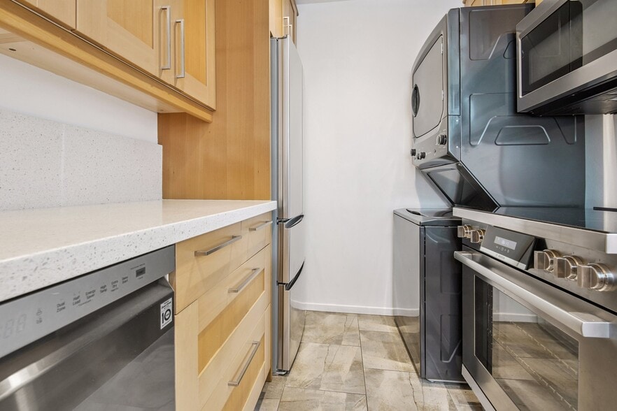 Building Photo - 1032 19th St