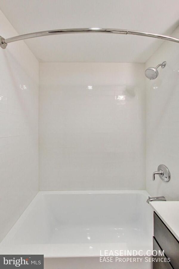 Building Photo - 1150 K St NW
