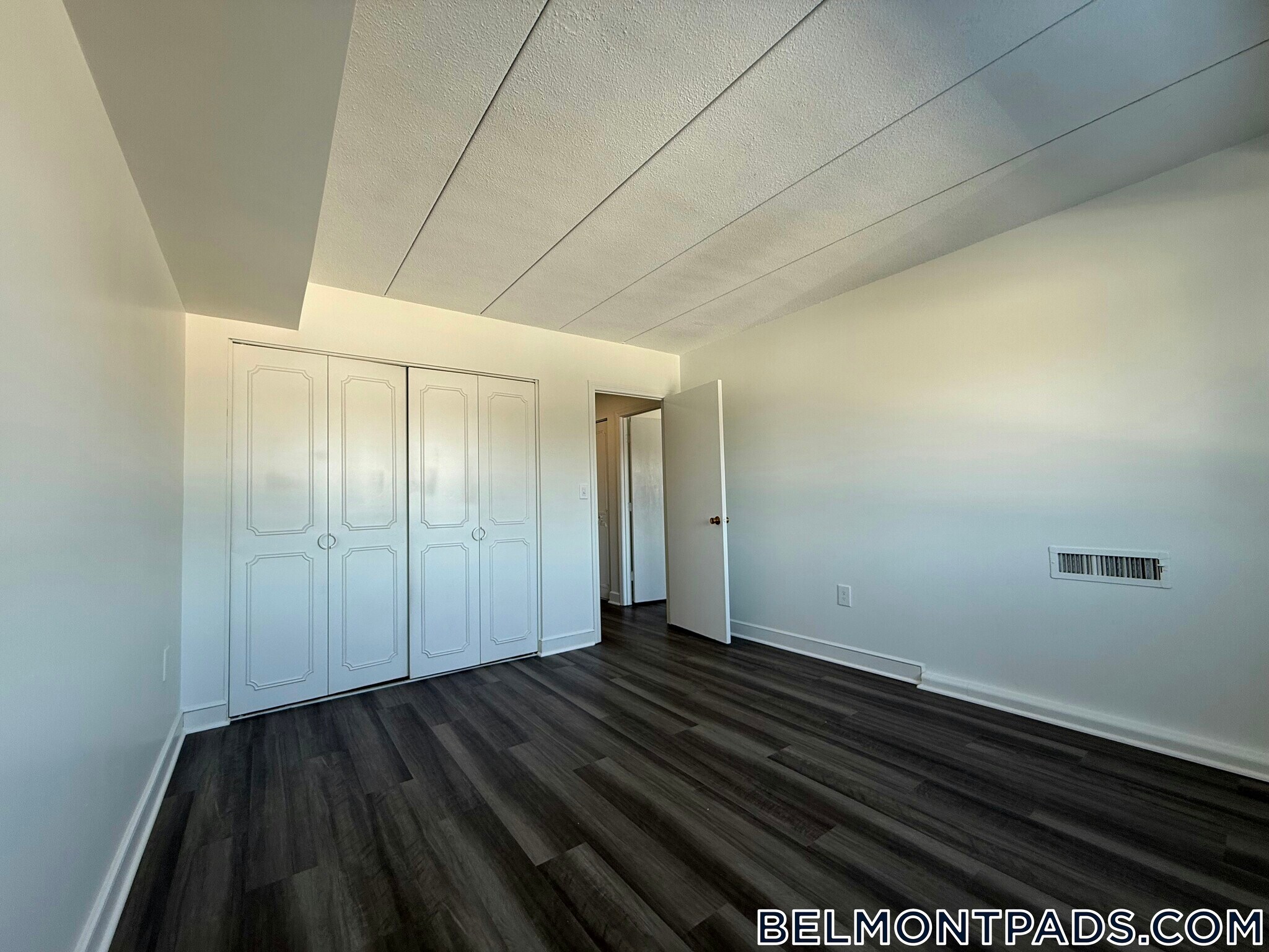 Building Photo - 49 Hill Rd