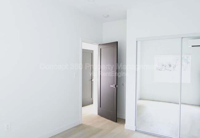 Building Photo - 2293 Termino Ave