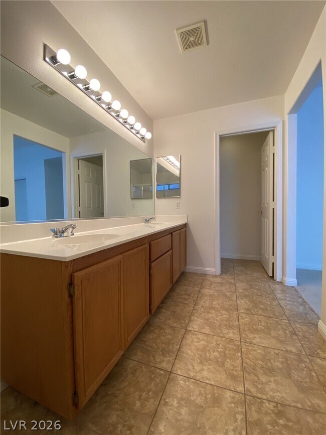 Building Photo - 10321 Pompei Pl
