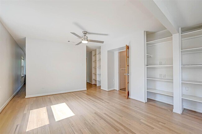 Building Photo - 2346 Dunstan Rd