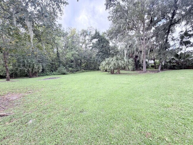 Building Photo - 2139 Parker Rd