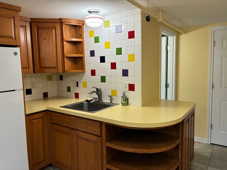 Building Photo - 5508 SE Harold St