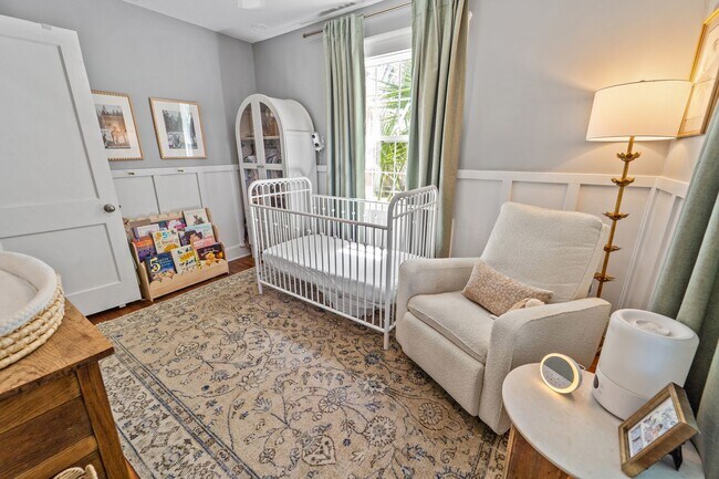 Building Photo - Charming Parkside 2-Bedroom Home Near Daffin Park with Fenced Yard & Patio