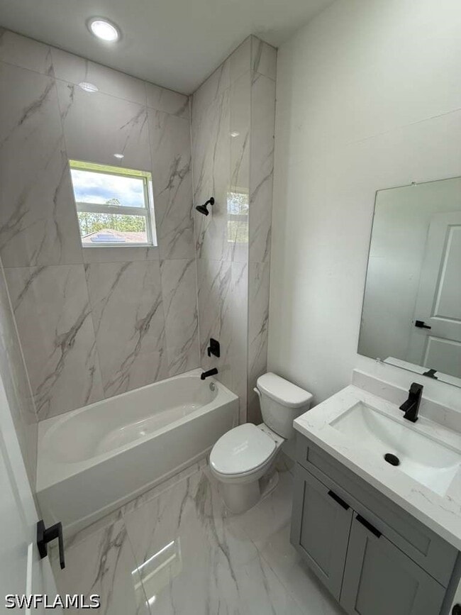 Building Photo - 723 Epps Brown St E