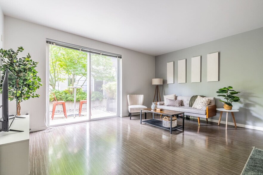 Building Photo - 1717 22nd Ave