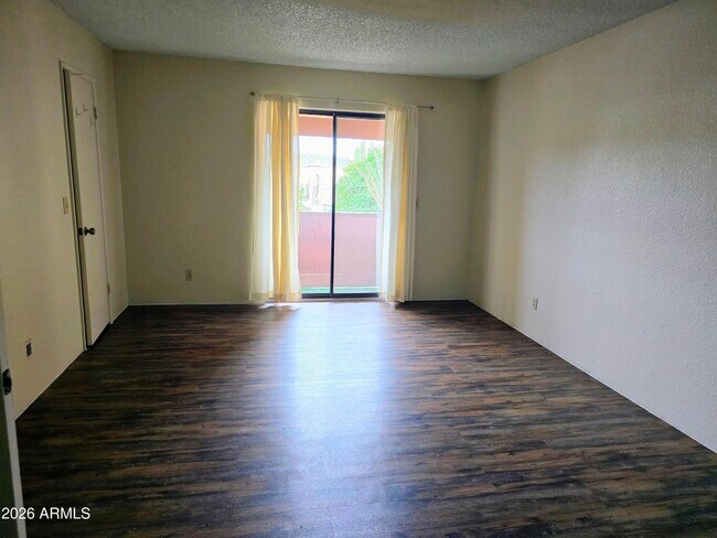 Building Photo - 455 N Tegner St