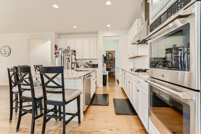 Building Photo - Stunning Newer-Built Home in Desirable Pal...