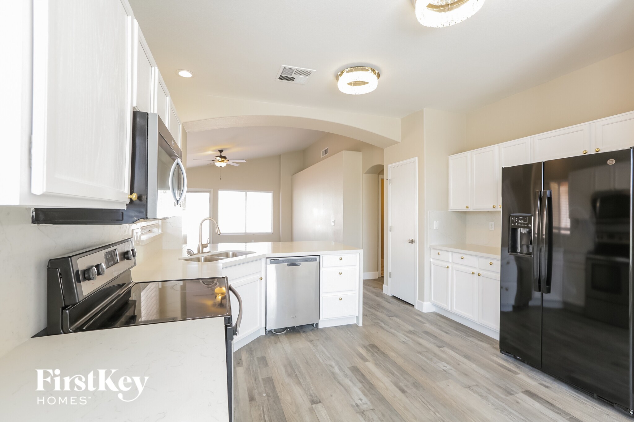 Building Photo - 8630 W Shaw Butte Dr