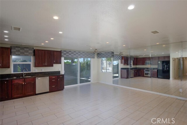 Building Photo - 3803 Piedmont Dr
