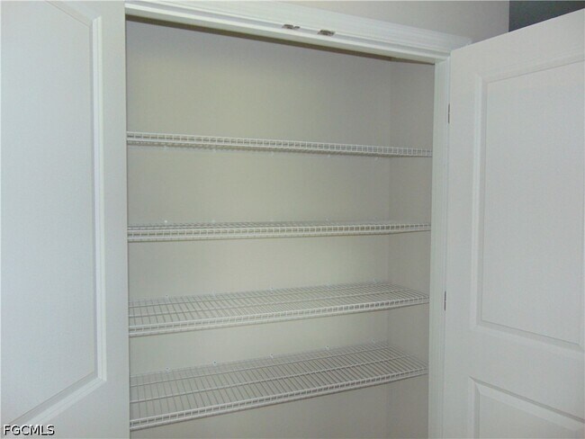 Building Photo - 7005 Calder Cir